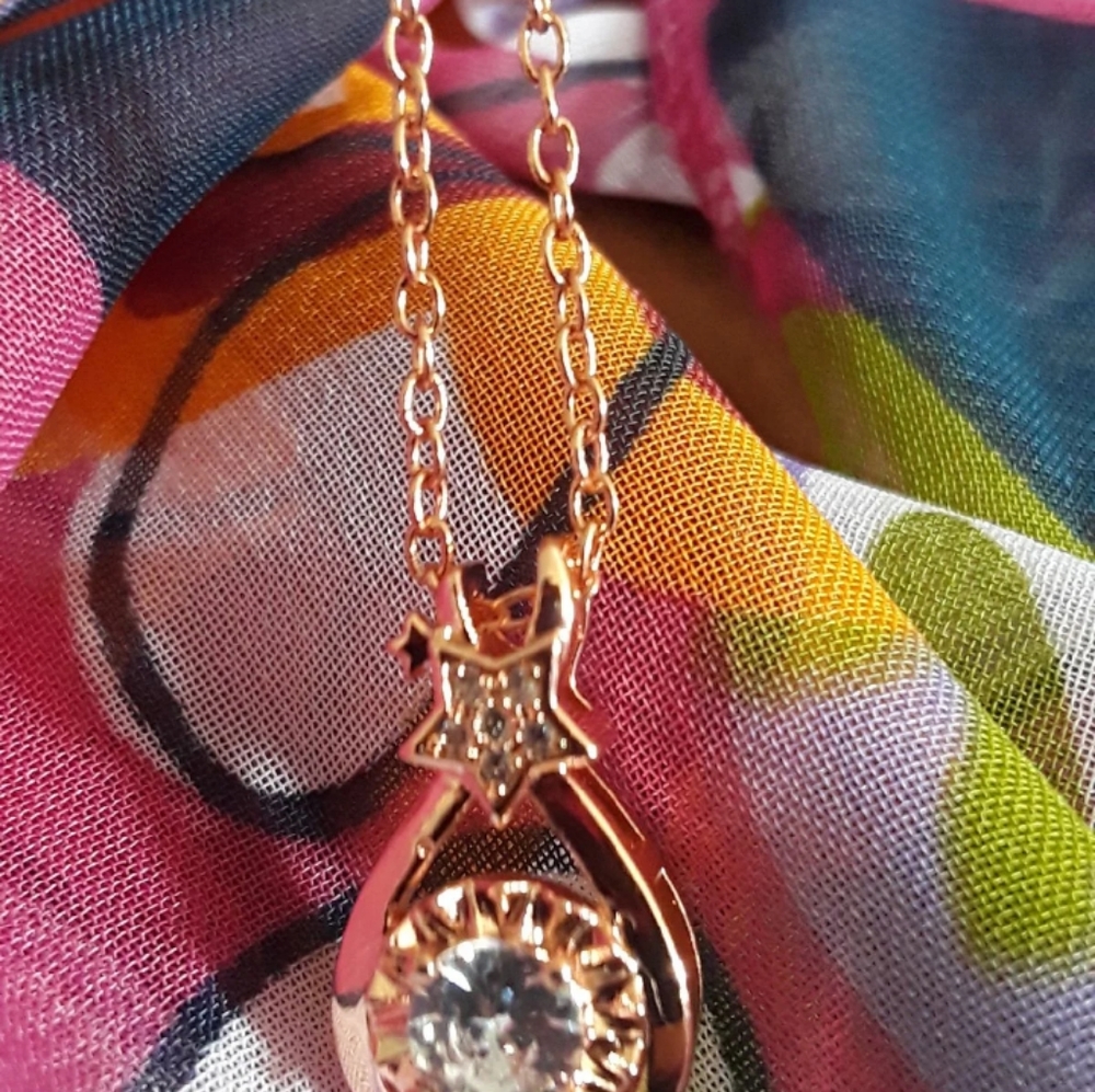ROSE GOLD ROUND CUT DIAMOND NECKLACE - Picture 5 of 6